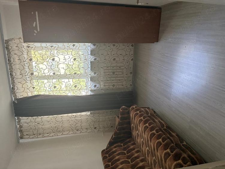 Apartament cu 3 camere semidecomandat în Trivale
