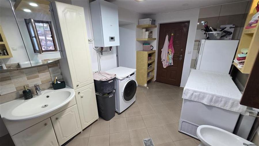 Casă individuală cu 3 camere cu Canalizare în Vest