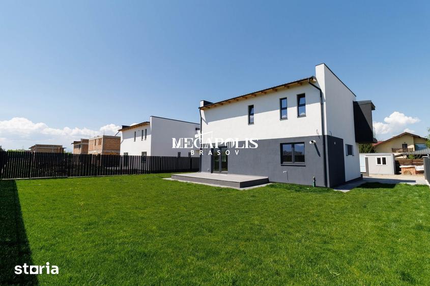 Casă cu 4 camere cu Teren 525 Mp în Sânpetru