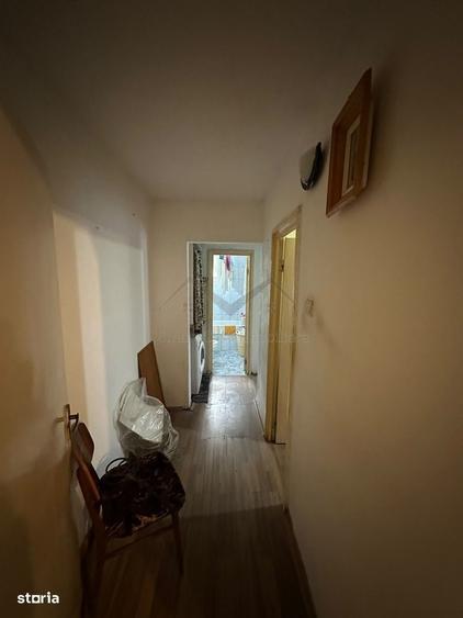 Apartament cu 3 camere semidecomandat în Alexandru cel Bun