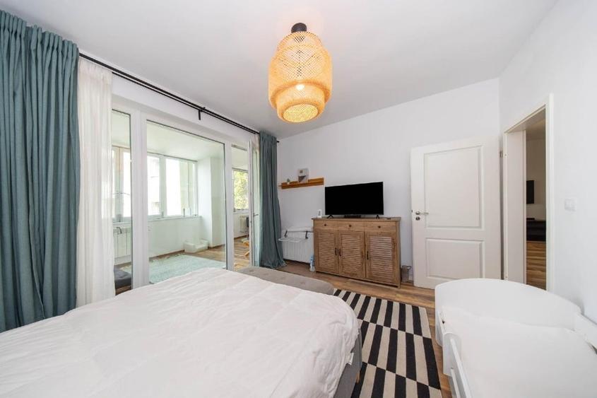 Apartament cu 3 camere decomandat, mobilat în Central