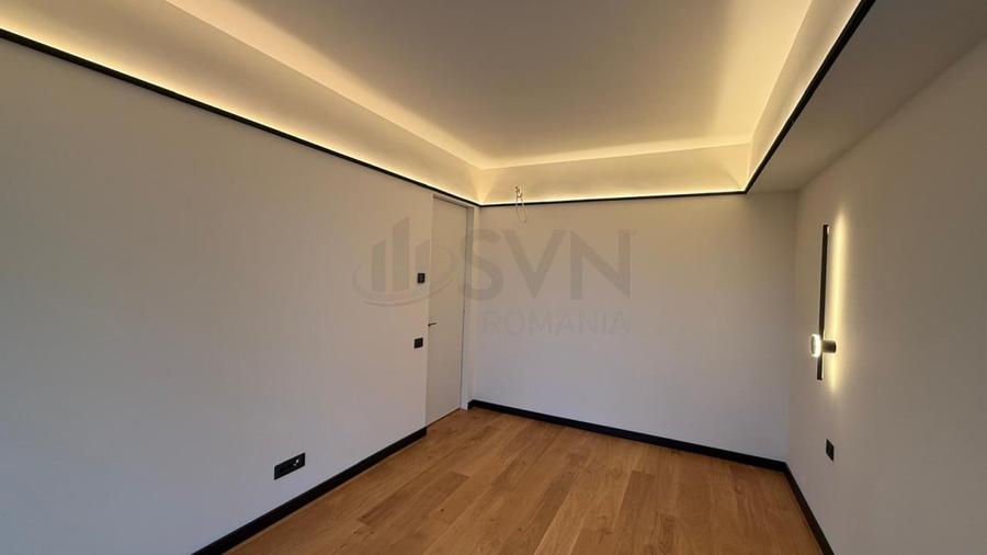 Apartament cu 4 camere semidecomandat în Pipera