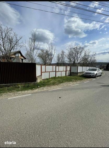 Casă cu 5 camere cu Teren 4275 Mp în Gârleni