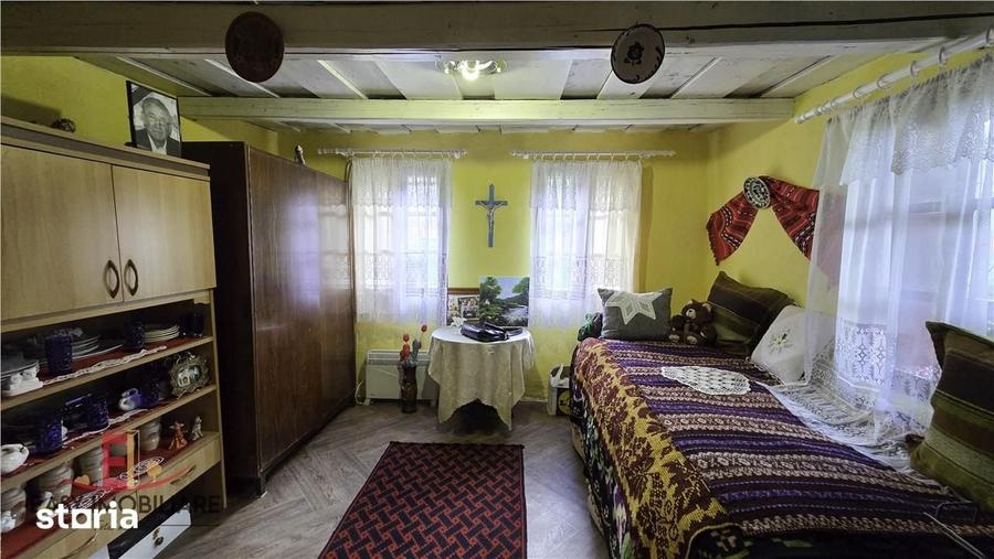 Casă cu 2 camere cu Teren 800 Mp în Păsăreni
