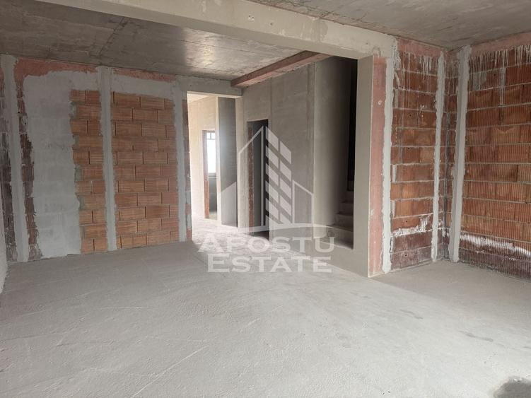 Duplex cu 4 camere cu Canalizare în Fabric