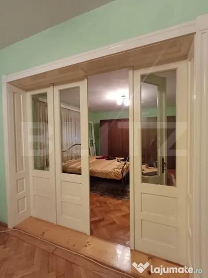 Casă cu 5 camere cu Teren 1085 Mp în Călărași