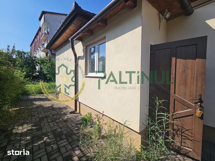 Casă cu 2 camere decomandat cu Teren 335 Mp în Central