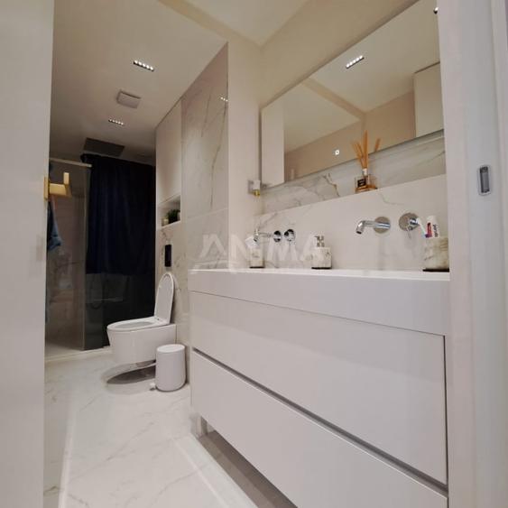 Apartament cu 2 camere semidecomandat, mobilat în Central
