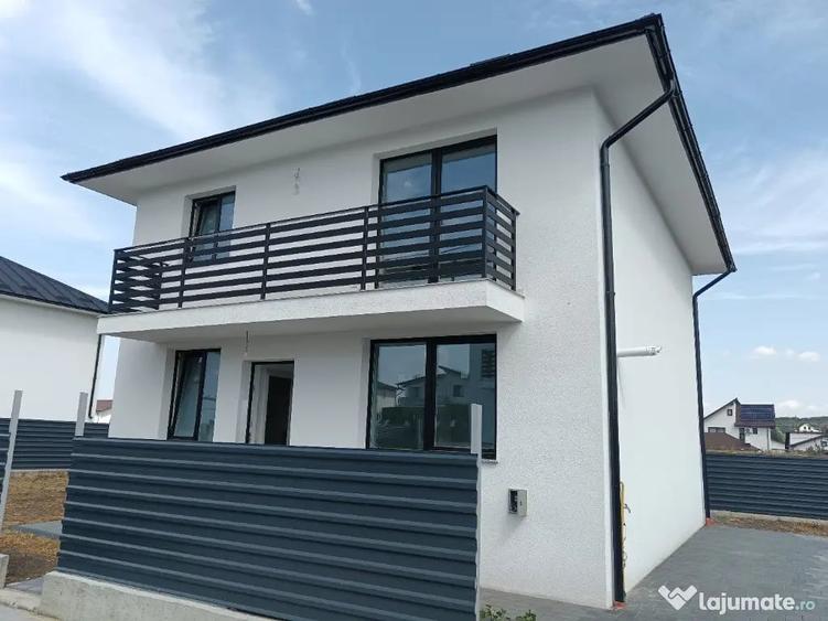 Casă cu 4 camere cu Teren 350 Mp în Șcheia