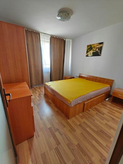 Apartament cu 2 camere semidecomandat în Piața Unirii