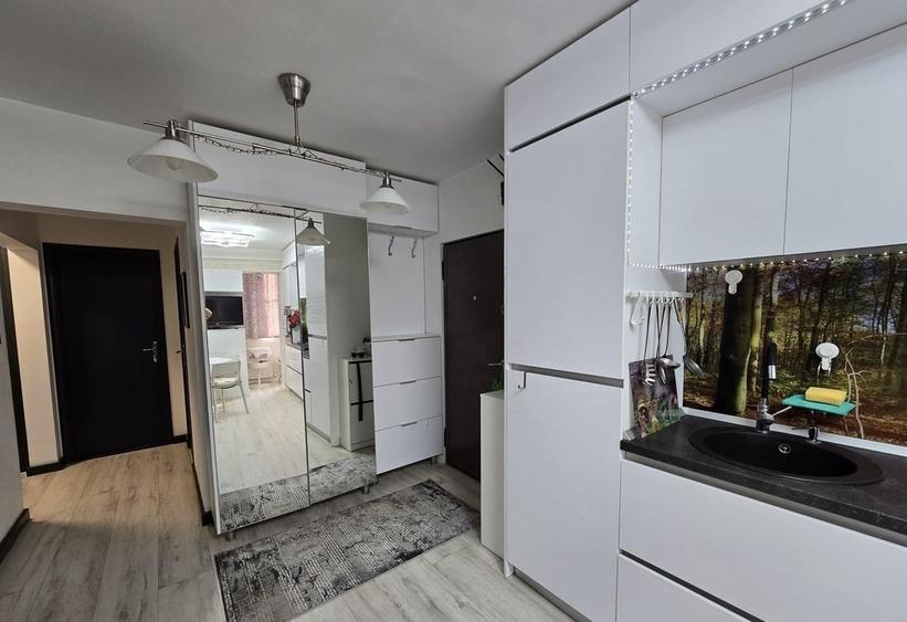 Apartament cu 3 camere decomandat în Crângași