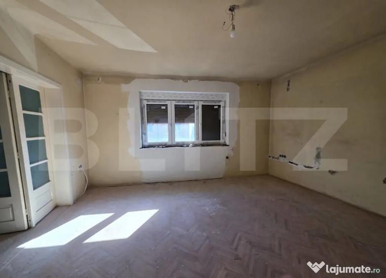 Casă cu 5 camere cu Teren 500 Mp în Titulescu