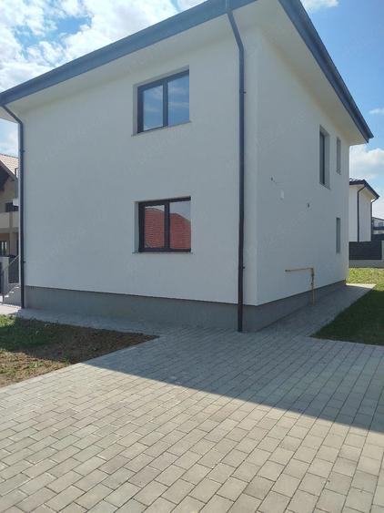 Casă cu 3 camere cu Teren 450 Mp în Burdujeni