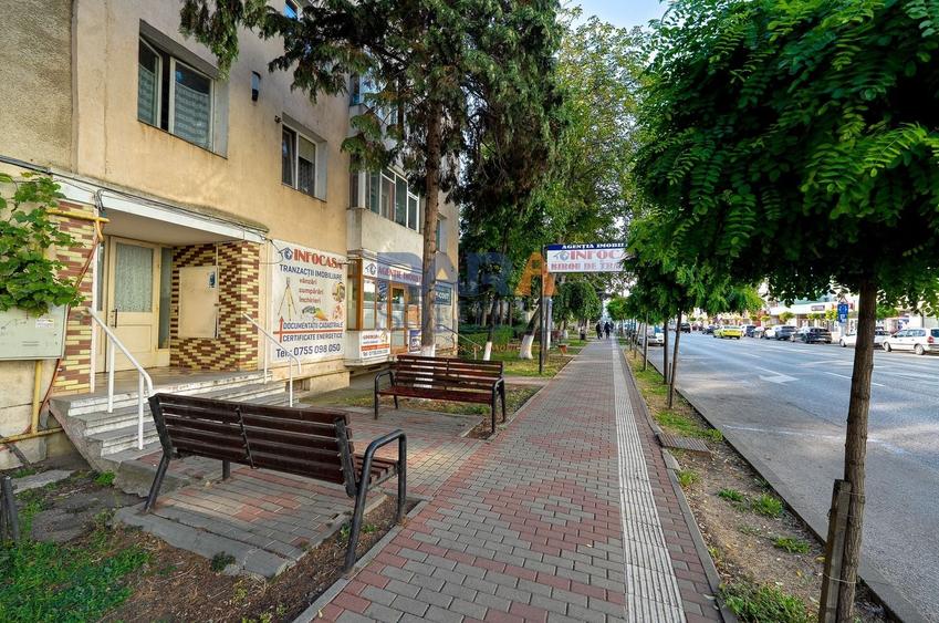 Apartament cu 3 camere decomandat, mobilat în Ultracentral