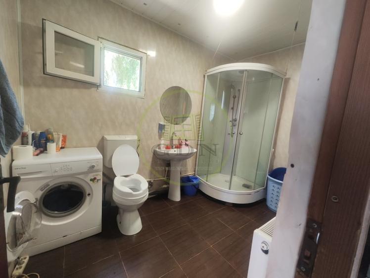 Casă individuală cu 5 camere cu Teren 293 Mp în Șimnicu de Jos