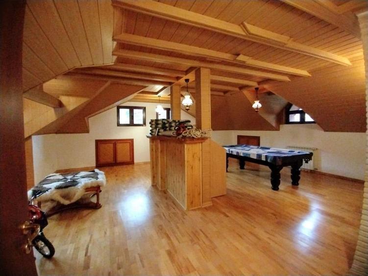Casă cu 4 camere cu Teren 595 Mp în Vest