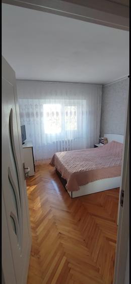 Apartament cu 3 camere decomandat în Dacia