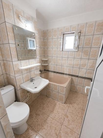 Apartament de vânzare, 2 camere, 35 mp, zona Micro 6 - 11