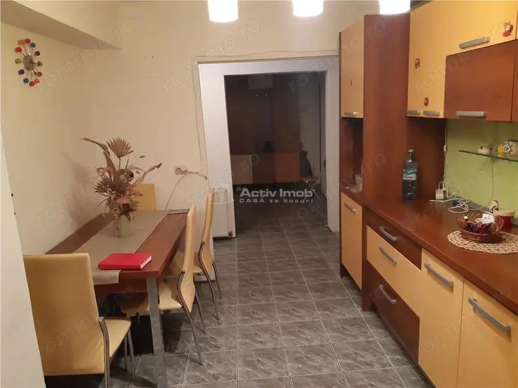 Apartament cu 3 camere decomandat în Central