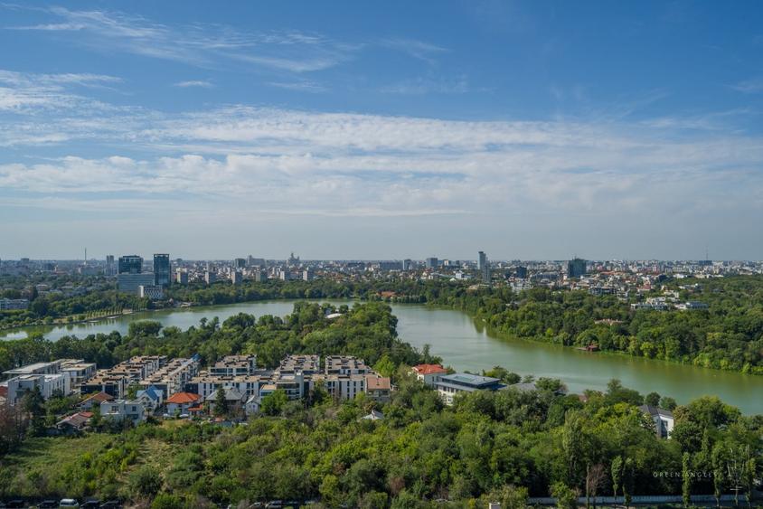 Apartament cu 4 camere decomandat în Floreasca