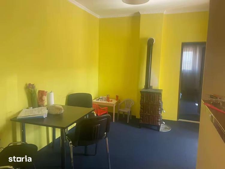 Casă cu 3 camere cu Teren 1439 Mp în Central
