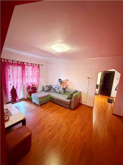 Apartament cu 2 camere semidecomandat, mobilat în Nord