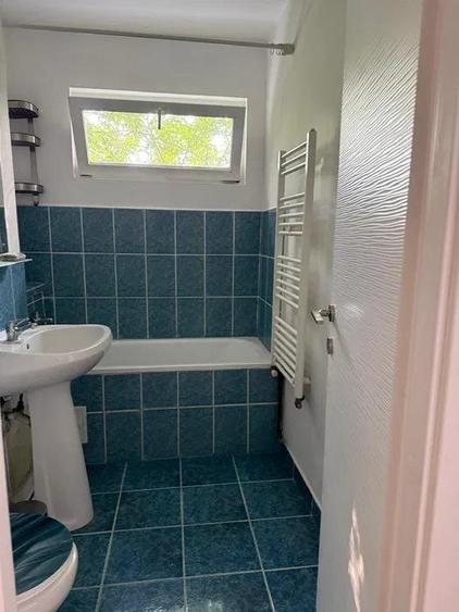Apartament cu 2 camere semidecomandat, mobilat în Podu Roș
