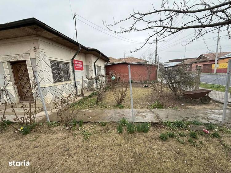 Casă cu 4 camere cu Teren 800 Mp în Central
