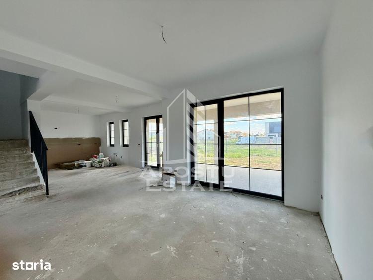 Casă cu 5 camere cu Teren 500 Mp în Ghiroda