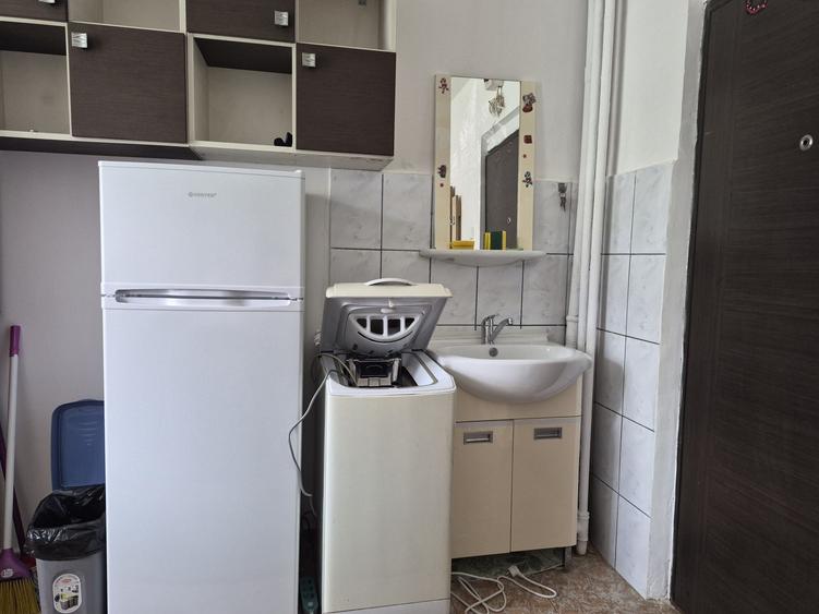 Garsonieră decomandată în Astra