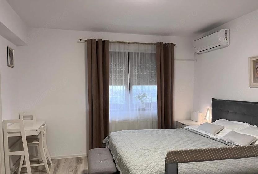 Apartament cu 4 camere decomandat în Noua