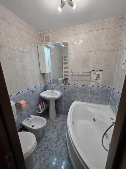 Apartament cu 3 camere decomandat în Militari