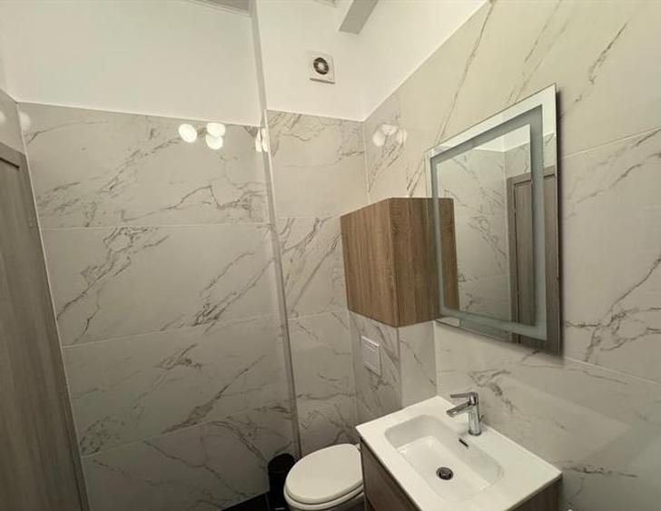 Apartament cu 3 camere semidecomandat, mobilat în Pipera