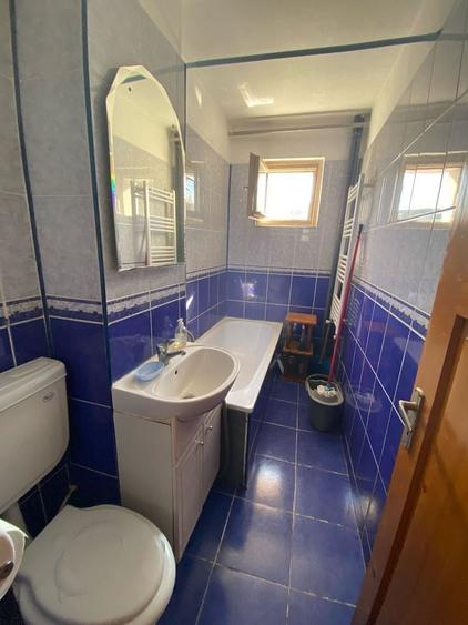 Apartament cu 2 camere semidecomandat în Craiovei