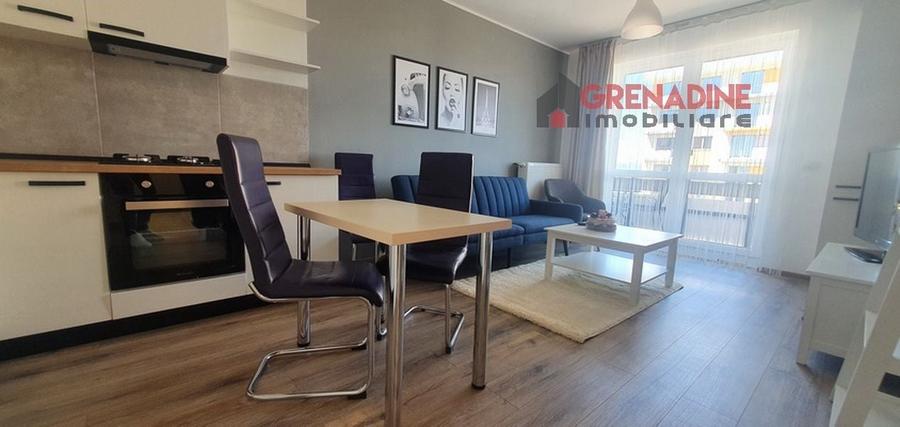 Apartament cu 2 camere decomandat în Tractorul