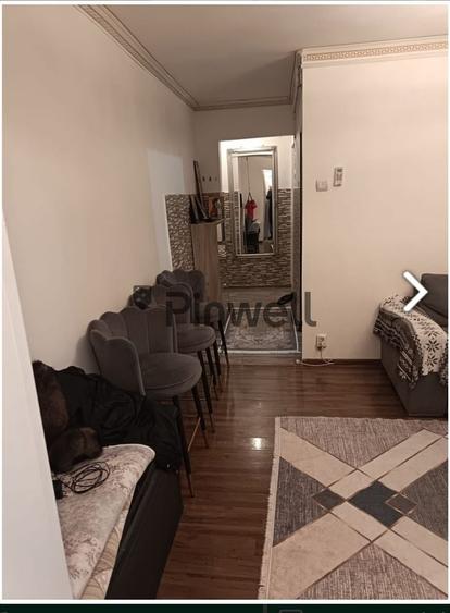 Apartament cu 3 camere semidecomandat, mobilat în Ferentari