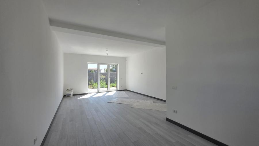 Duplex cu 3 camere cu Canalizare în Dumbrăvița