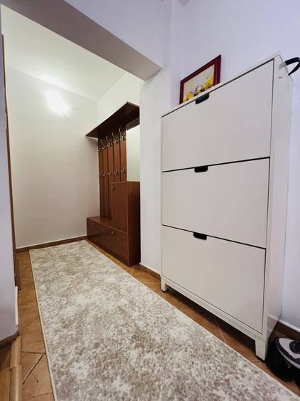 Apartament cu 4 camere decomandat, mobilat în Tei