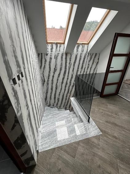Casă individuală cu 5 camere cu Canalizare în Corbu
