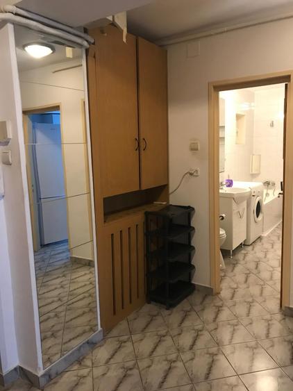 Apartament cu 2 camere decomandat în Splaiul Unirii
