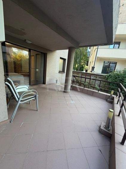 Apartament cu 3 camere decomandat în Herăstrău
