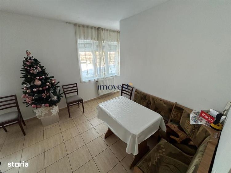 Casă cu 4 camere cu Teren 1875 Mp în Central