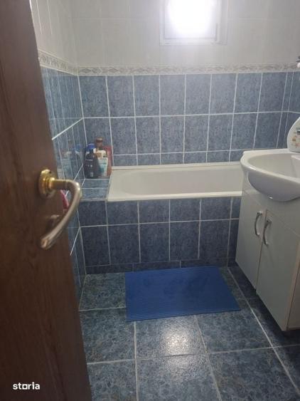 Apartament cu 2 camere decomandat în Malu Roșu — fotografia 3