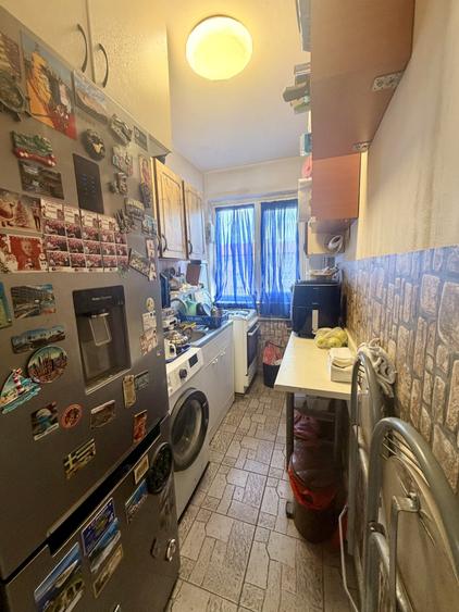 Apartament cu 3 camere decomandat, mobilat în Dacia