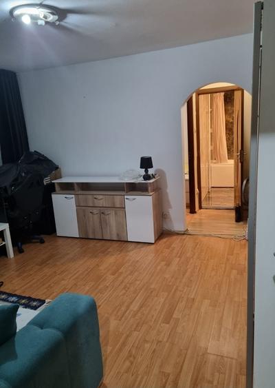 Apartament cu 2 camere semidecomandat în Brâncoveanu