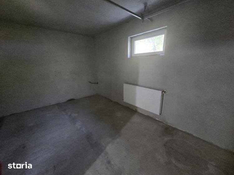 Casă cu 3 camere cu Teren 300 Mp în Central