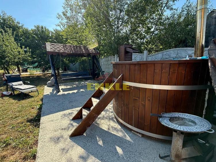 Casă individuală cu 4 camere cu Canalizare în Mănăstirea Doamnei