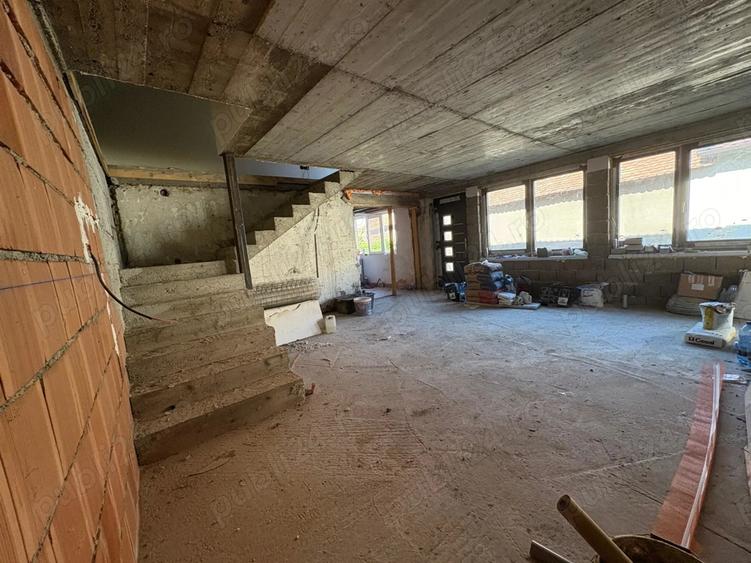 Casă cu 4 camere cu Teren 648 Mp în Central