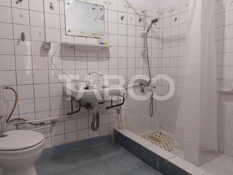 Duplex cu 3 camere cu Canalizare în Lupeni