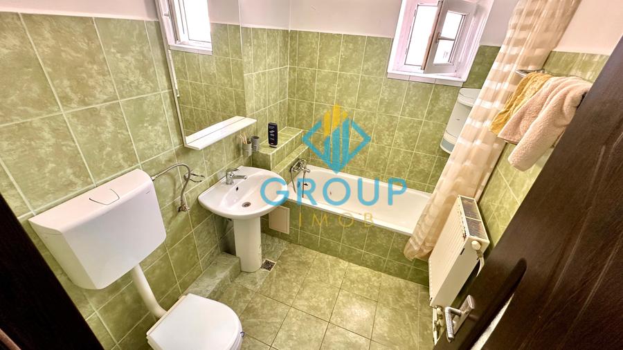 Apartament cu 3 camere decomandat în Cornișa